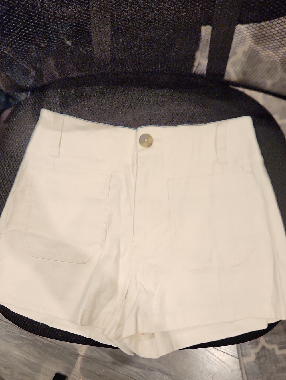 Like New Maeve Cream High-Rise Pocket Bermuda Shorts Sz 26P